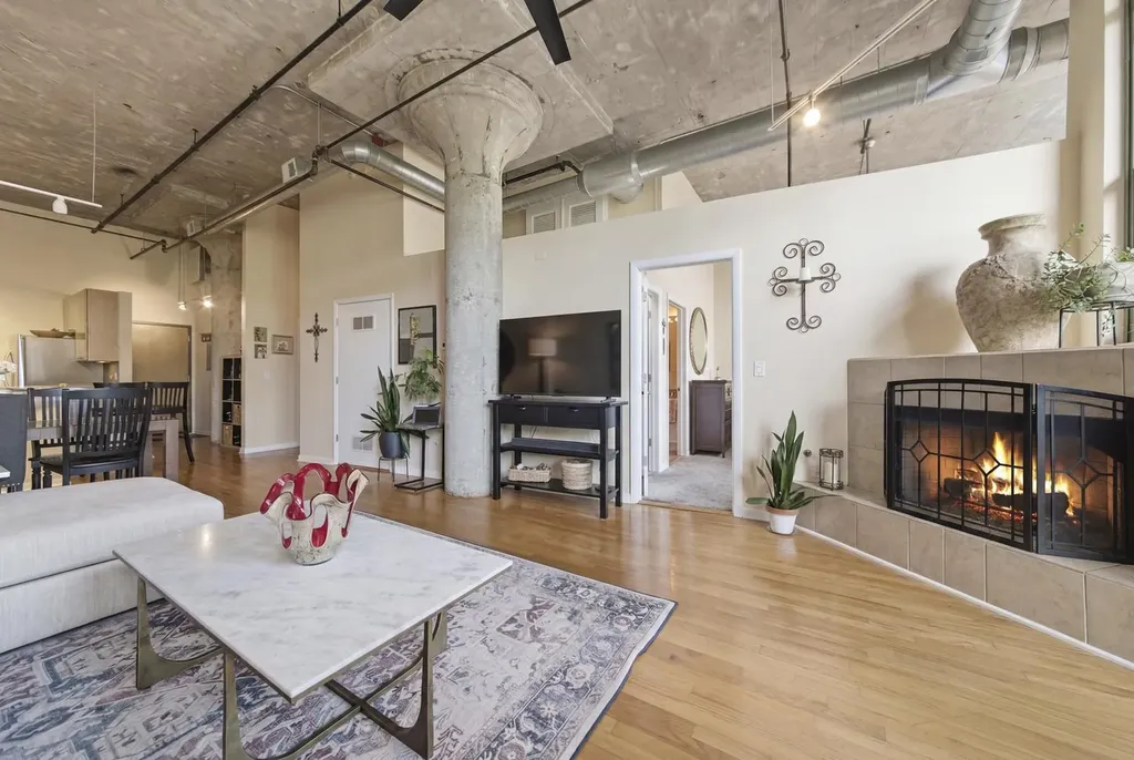 2001 South Calumet Avenue Chicago IL 60616