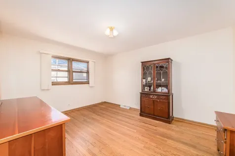 8516 North Ozanam Avenue Niles IL 60714