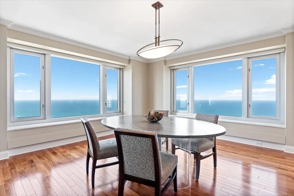 132 East Delaware Place Chicago IL 60611