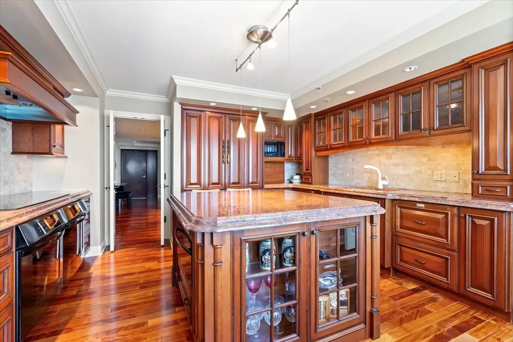132 East Delaware Place Chicago IL 60611