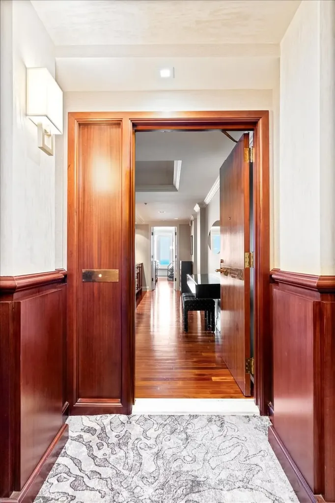 132 East Delaware Place Chicago IL 60611