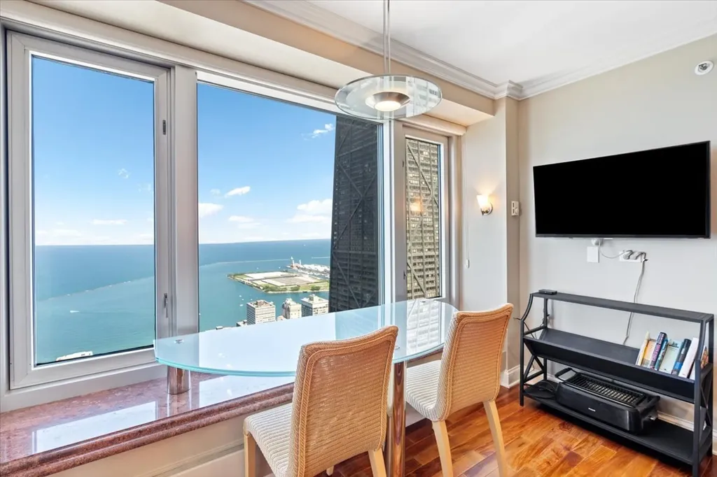 132 East Delaware Place Chicago IL 60611