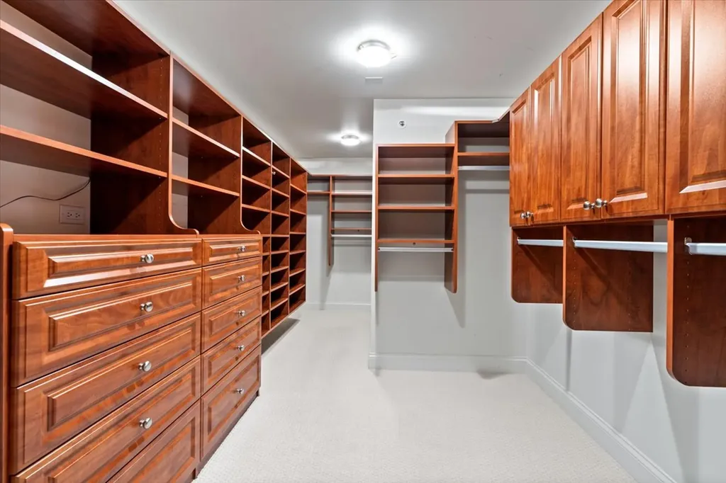 132 East Delaware Place Chicago IL 60611