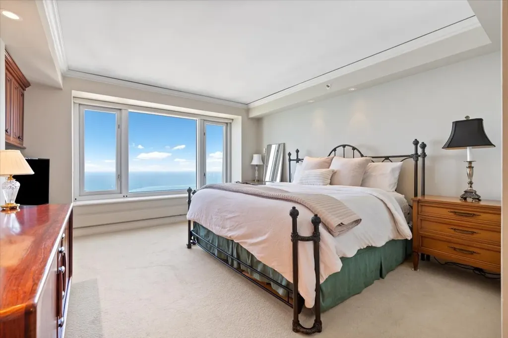 132 East Delaware Place Chicago IL 60611