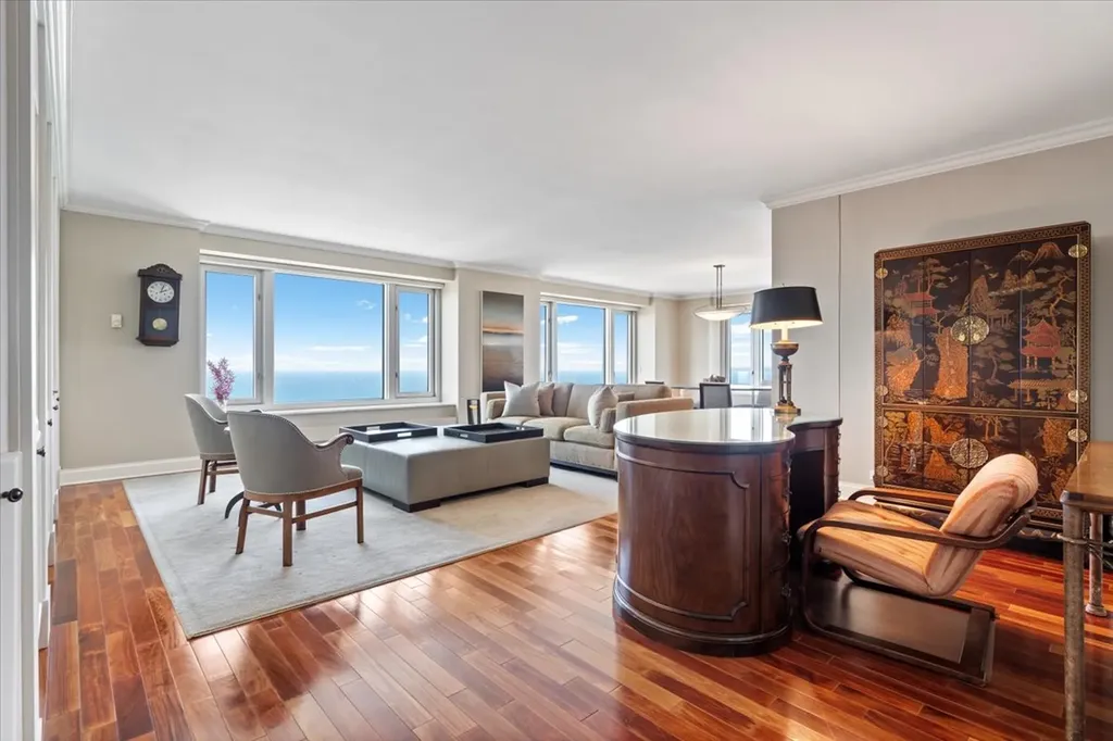 132 East Delaware Place Chicago IL 60611