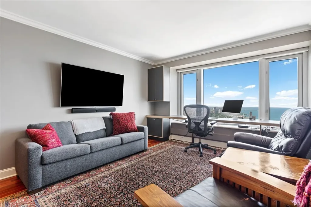 132 East Delaware Place Chicago IL 60611