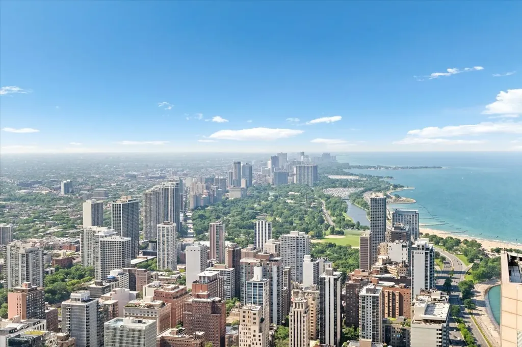 132 East Delaware Place Chicago IL 60611