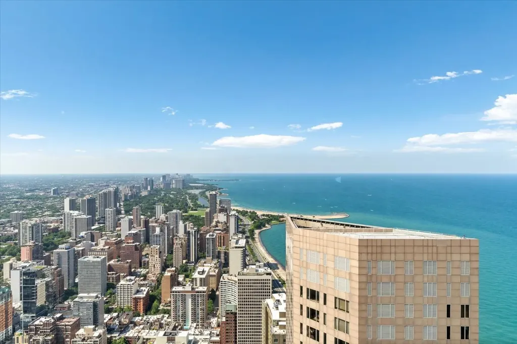 132 East Delaware Place Chicago IL 60611