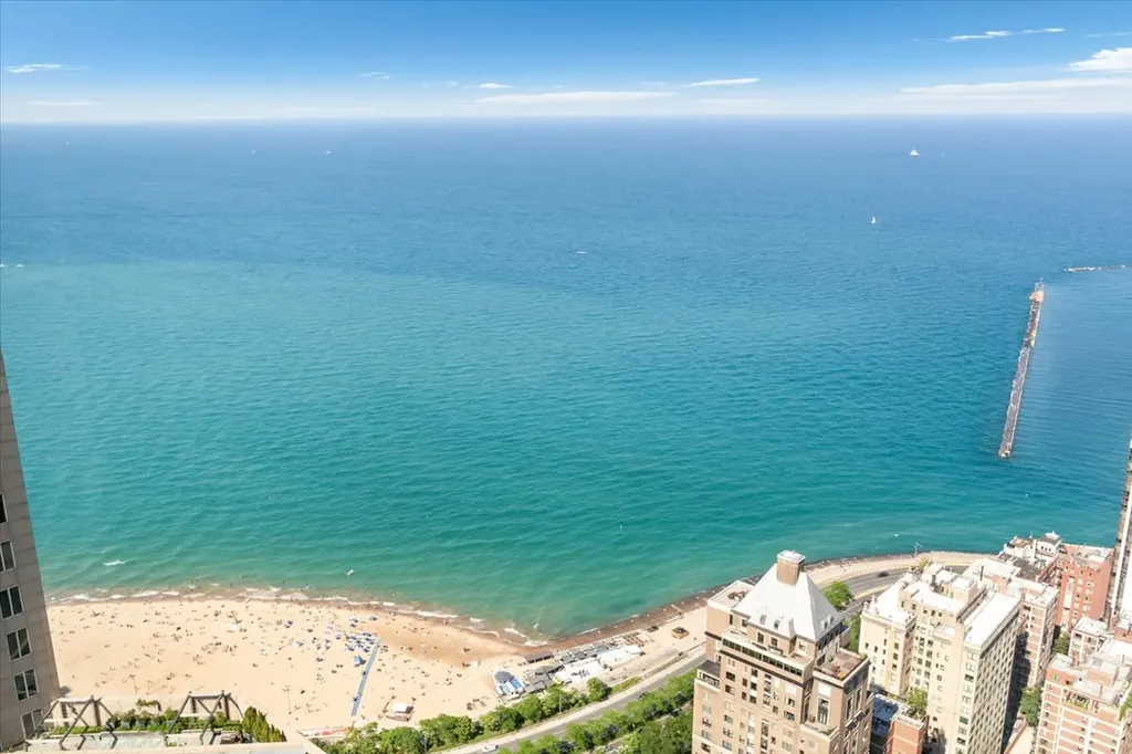 132 East Delaware Place Chicago IL 60611