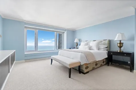 132 East Delaware Place Chicago IL 60611