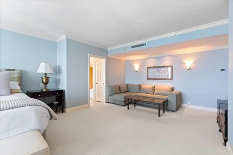 132 East Delaware Place Chicago IL 60611