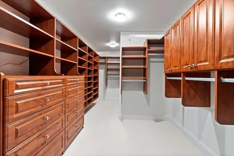 132 East Delaware Place Chicago IL 60611