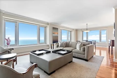132 East Delaware Place Chicago IL 60611