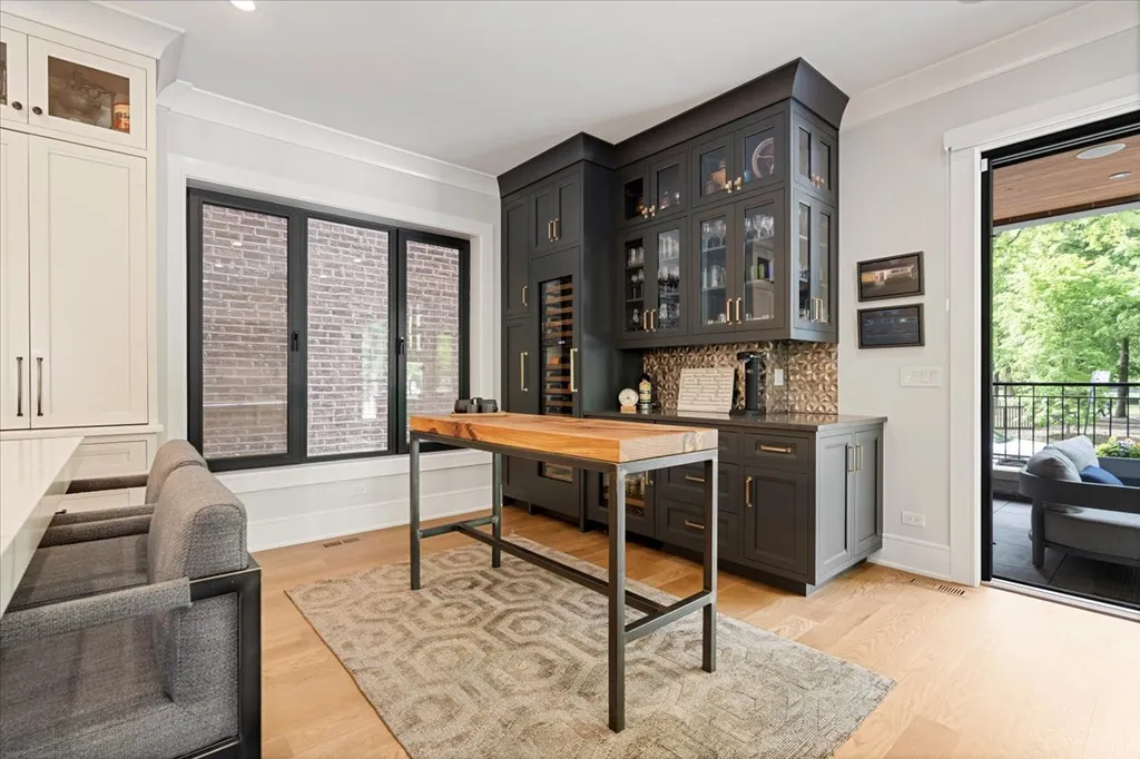 2207 North Orchard Street Chicago IL 60614
