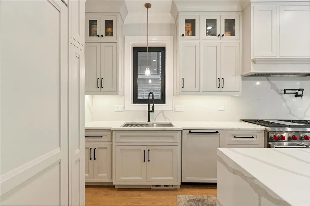 2207 North Orchard Street Chicago IL 60614