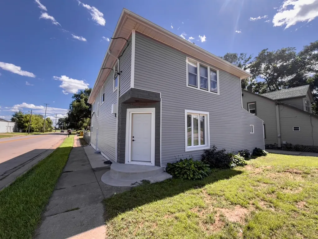3304 West State Street Rockford IL 61102