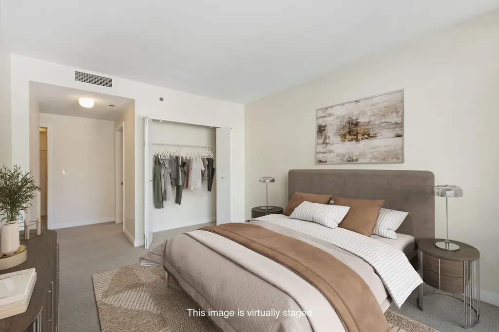 130 North Garland Court Chicago IL 60602