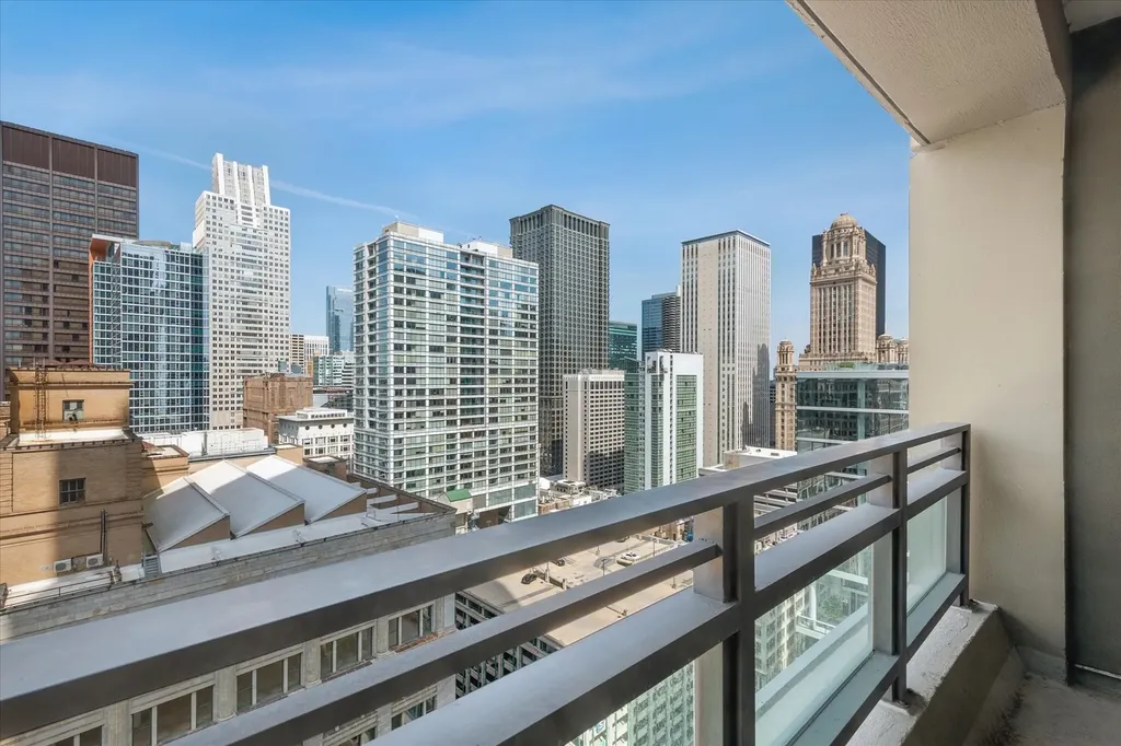 130 North Garland Court Chicago IL 60602