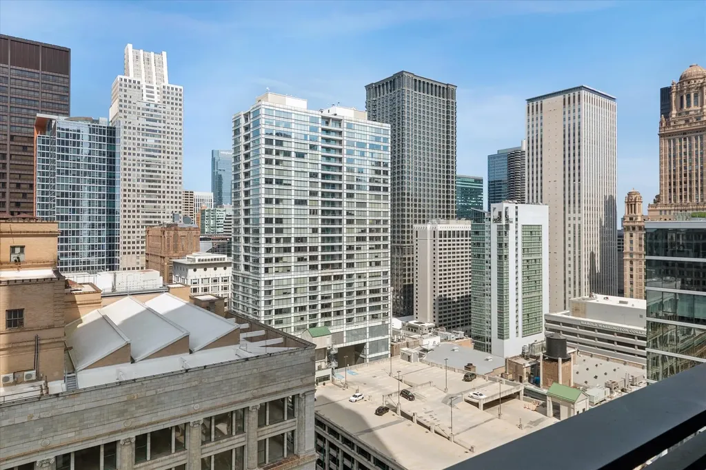 130 North Garland Court Chicago IL 60602