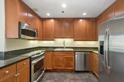 130 North Garland Court Chicago IL 60602