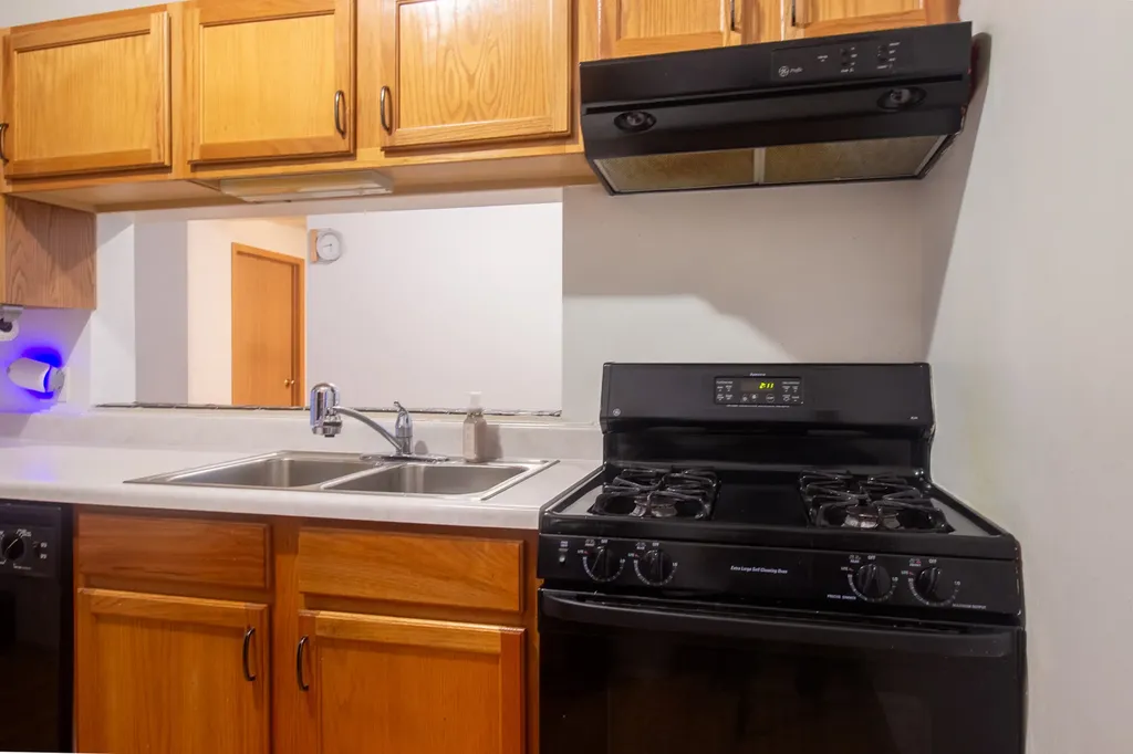 2335 East 70th Place Chicago IL 60649