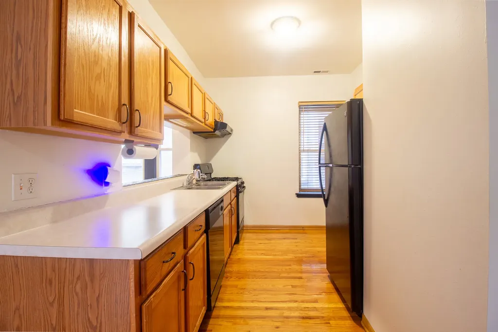 2335 East 70th Place Chicago IL 60649