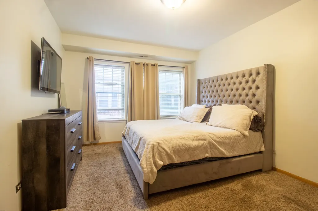 2335 East 70th Place Chicago IL 60649