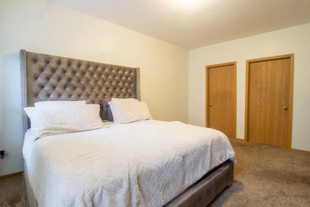 2335 East 70th Place Chicago IL 60649