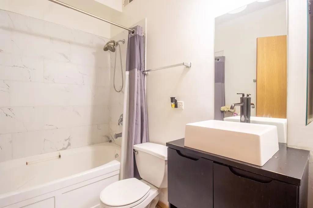 2335 East 70th Place Chicago IL 60649