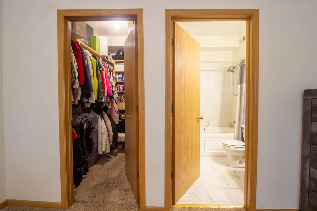 2335 East 70th Place Chicago IL 60649
