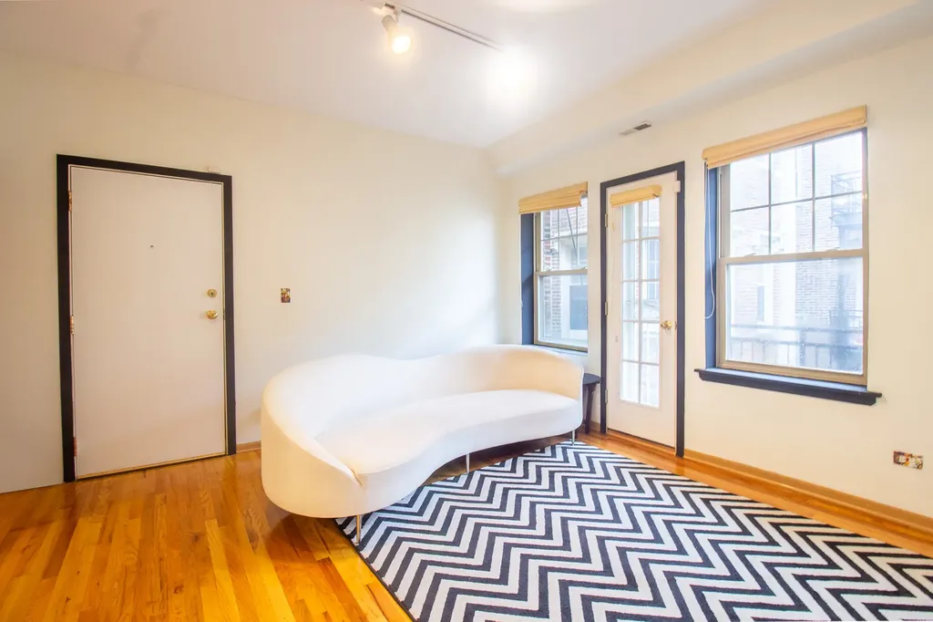 2335 East 70th Place Chicago IL 60649