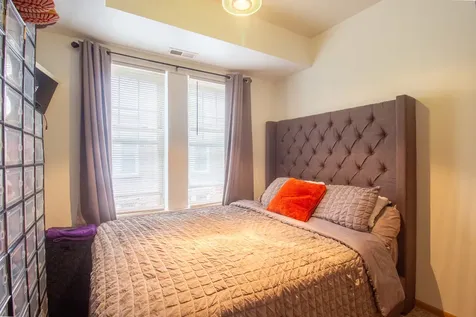 2335 East 70th Place Chicago IL 60649
