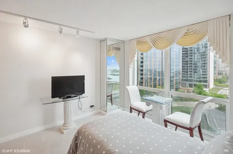 195 North Harbor Drive Chicago IL 60601