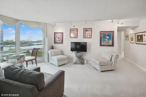 195 North Harbor Drive Chicago IL 60601