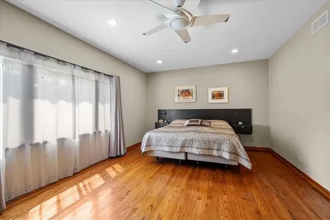 1317 Eskin Drive Northbrook IL 60062