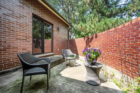 1317 Eskin Drive Northbrook IL 60062