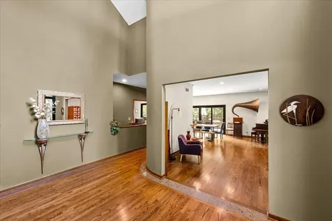 1317 Eskin Drive Northbrook IL 60062