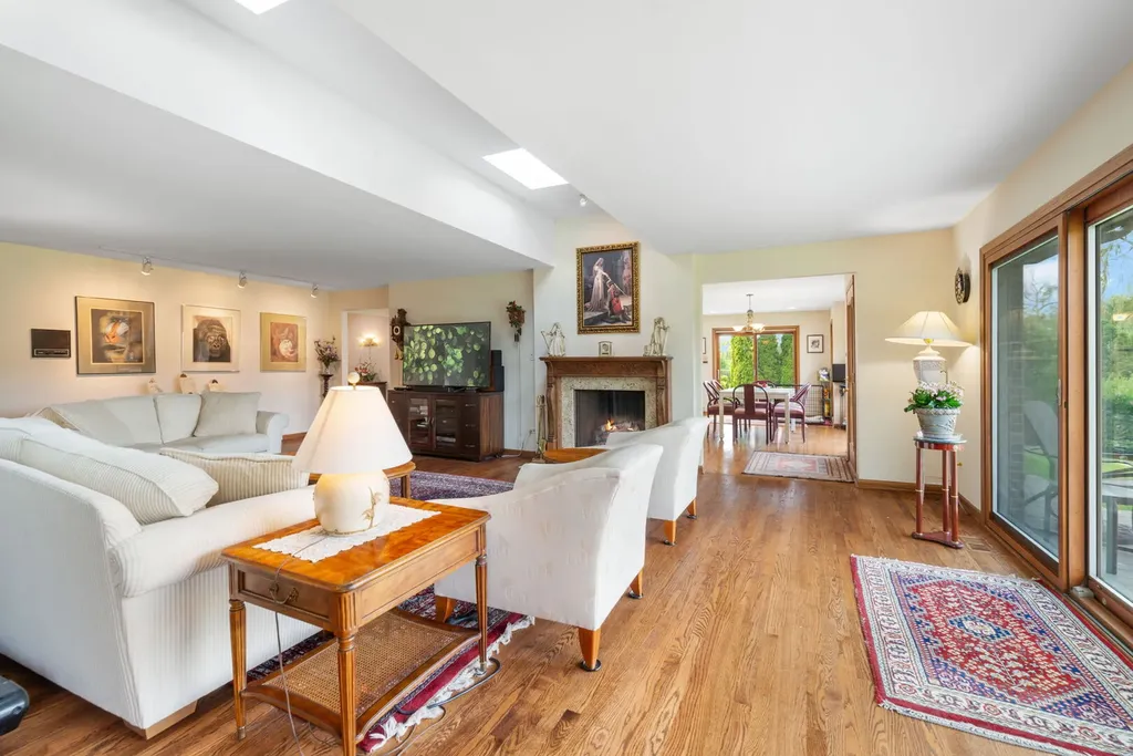 14 Hamilton Lane Oak Brook IL 60523