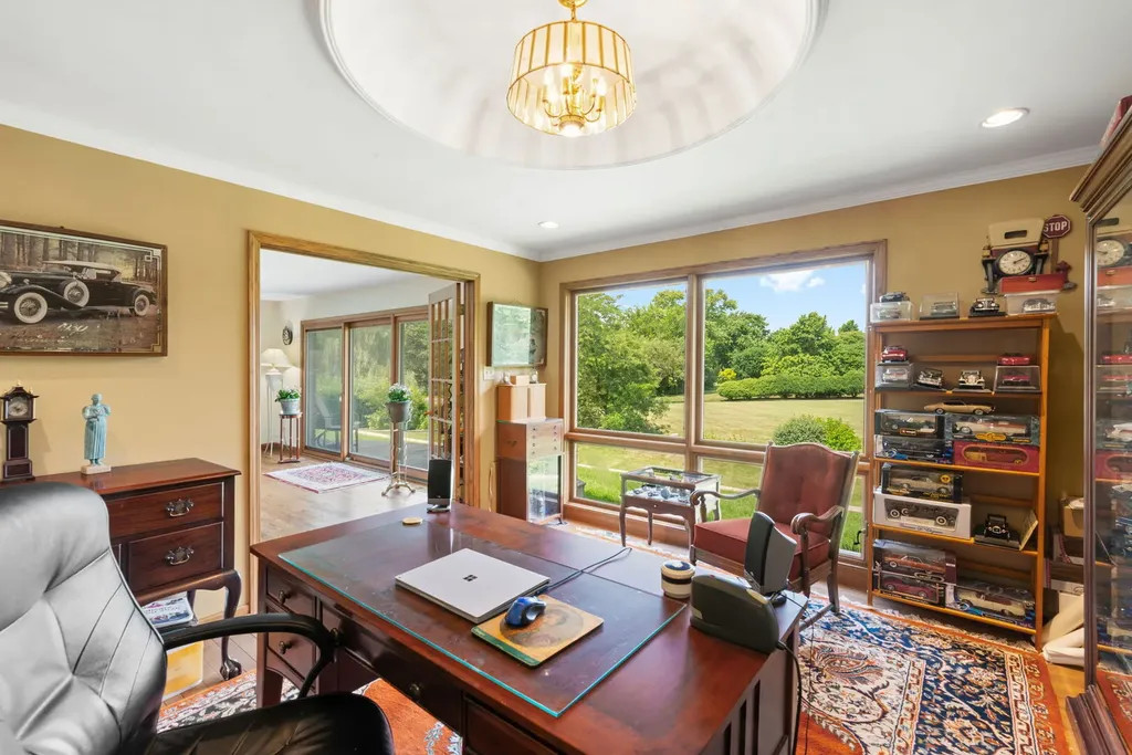 14 Hamilton Lane Oak Brook IL 60523