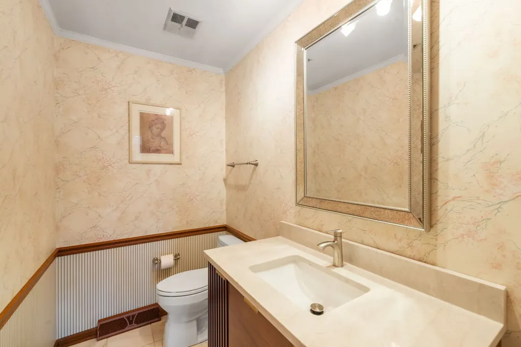 14 Hamilton Lane Oak Brook IL 60523