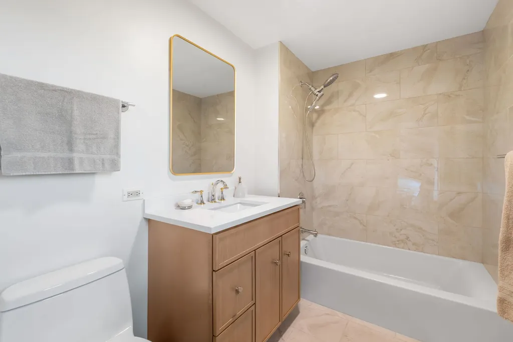14 Hamilton Lane Oak Brook IL 60523