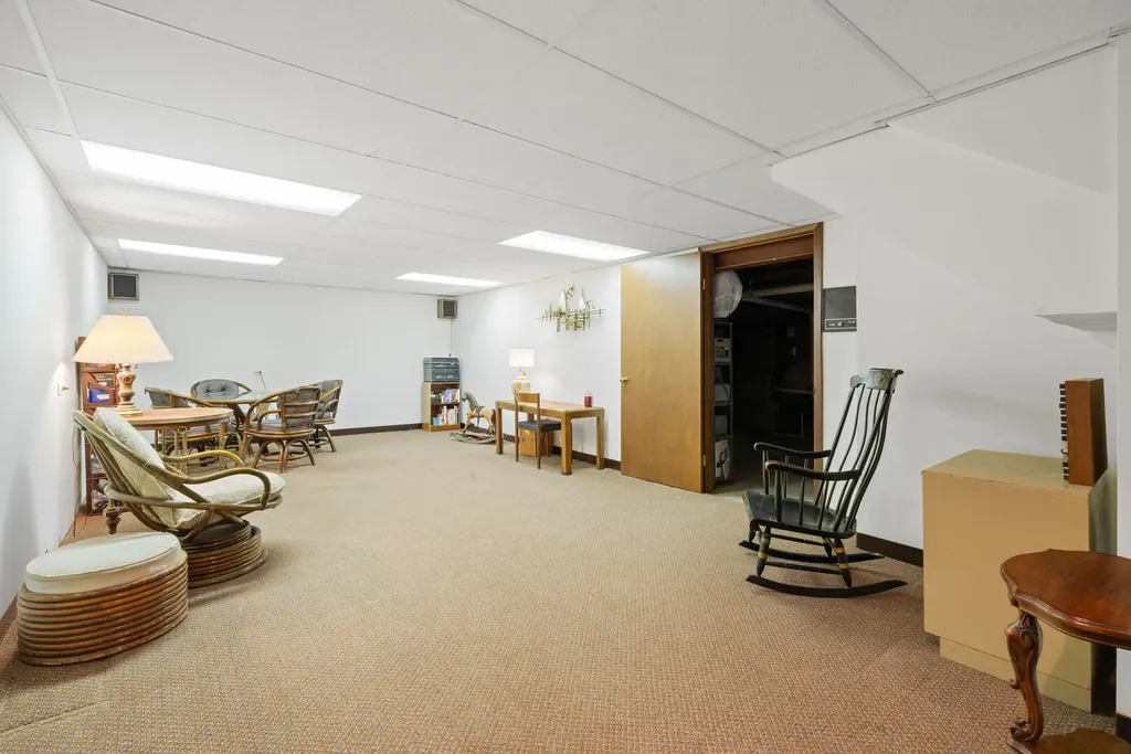 14 Hamilton Lane Oak Brook IL 60523