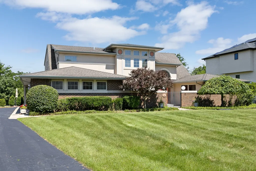 14 Hamilton Lane Oak Brook IL 60523