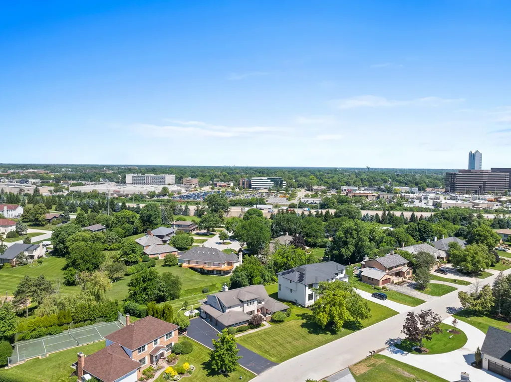 14 Hamilton Lane Oak Brook IL 60523