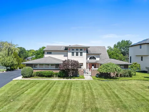 14 Hamilton Lane Oak Brook IL 60523