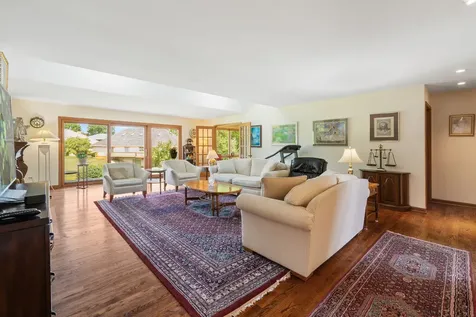14 Hamilton Lane Oak Brook IL 60523