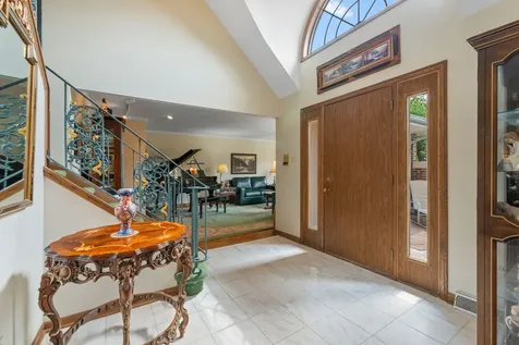 14 Hamilton Lane Oak Brook IL 60523