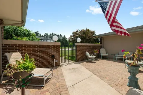 14 Hamilton Lane Oak Brook IL 60523