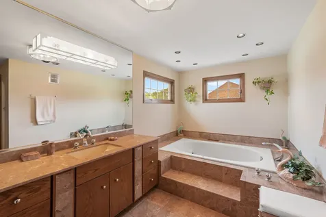 14 Hamilton Lane Oak Brook IL 60523