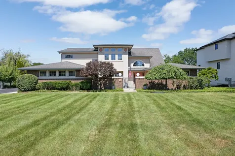 14 Hamilton Lane Oak Brook IL 60523